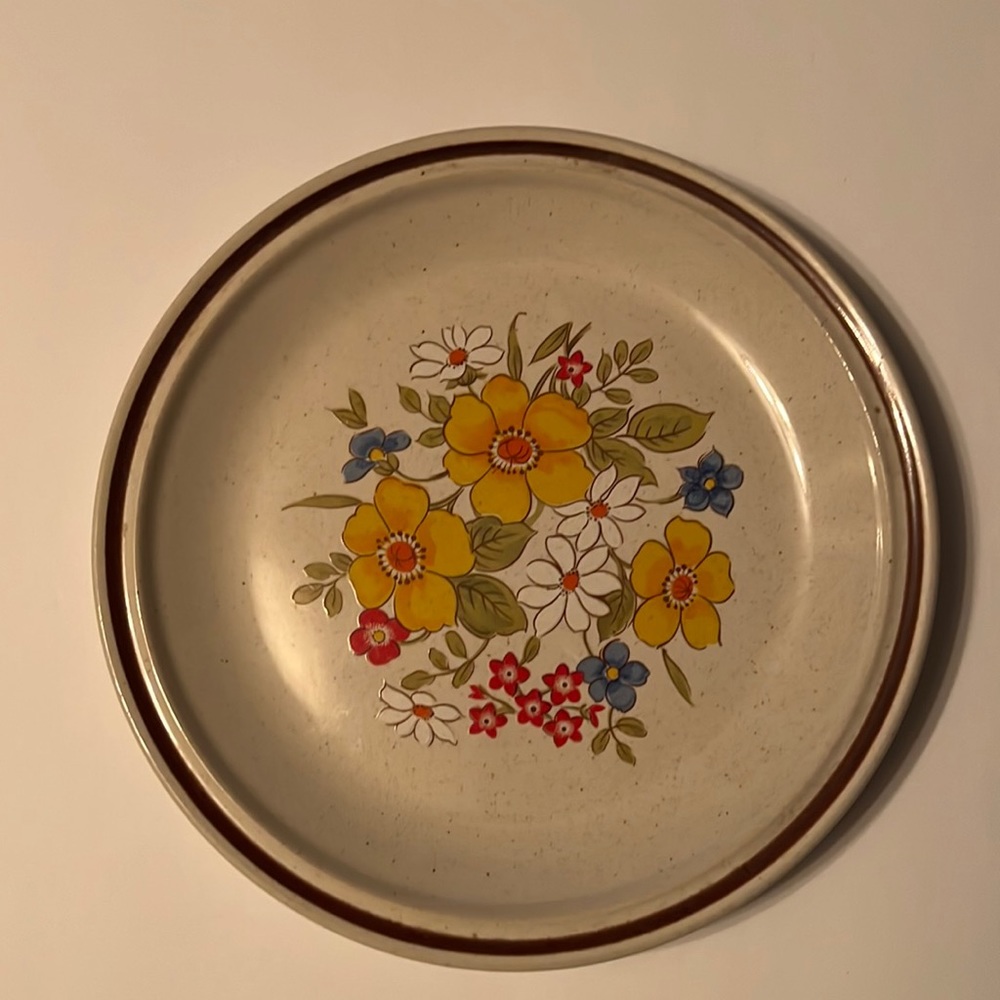 Hearthside Kitchen/Hearthside Casual Elegance Stoneware 7 3/4" Salad Plate Japan